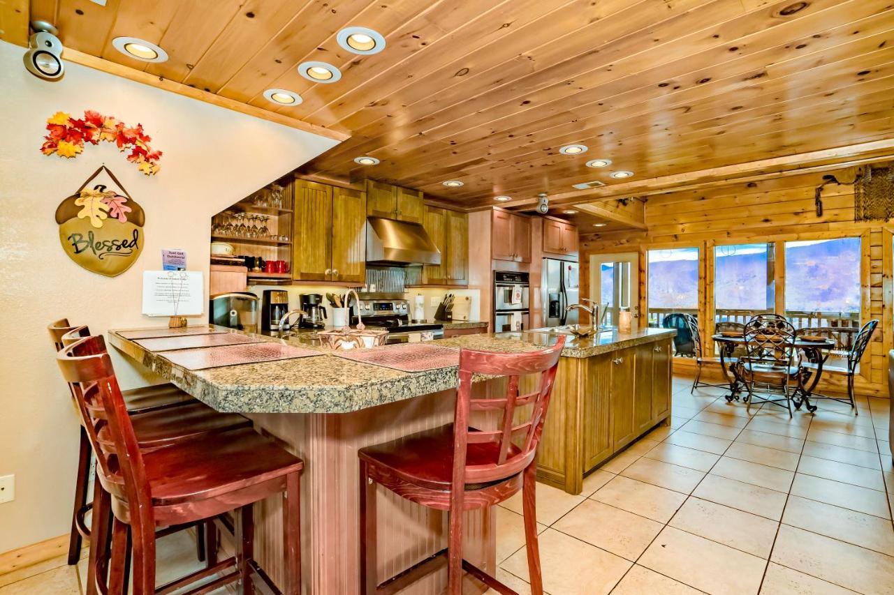 Tanasi Lodge - Reunions, Retreats, Weddings, Family Getaways Sevierville Buitenkant foto